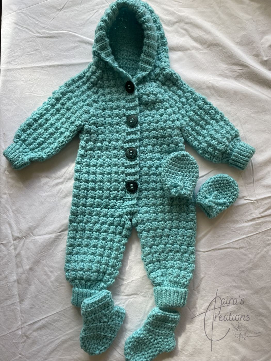 baby shower gift ideas, puff stitch, mittens, baby socks, aqua